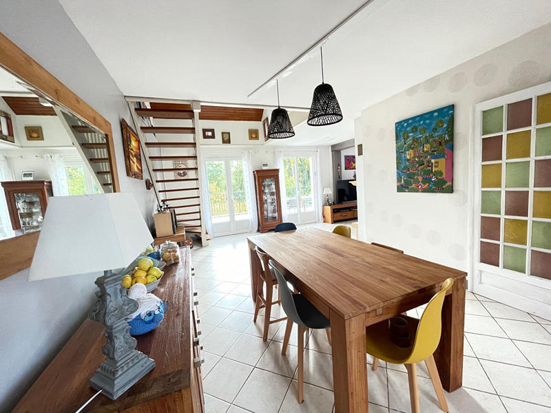 Maison - 120 m² - 8 pièces