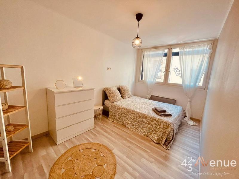 Appartement - 80 m² - 4 pièces