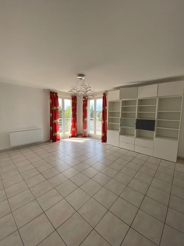 Appartement - 82 m² - 3 pièces