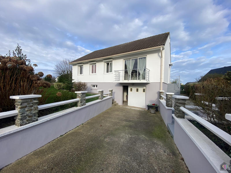 Maison - 90 m² - 5 pièces