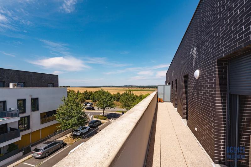 Appartement - 96 m² - 3 pièces