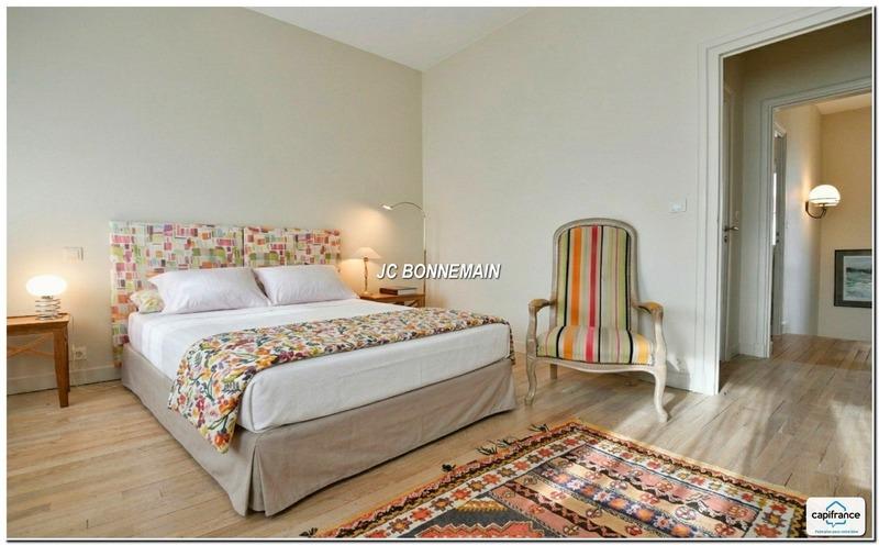 Maison - 210 m² - 7 pièces