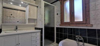 Maison - 418 m² - 12 pièces