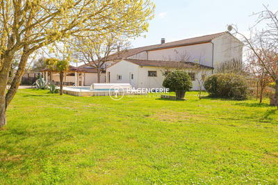 Maison - 180 m² - 6 pièces