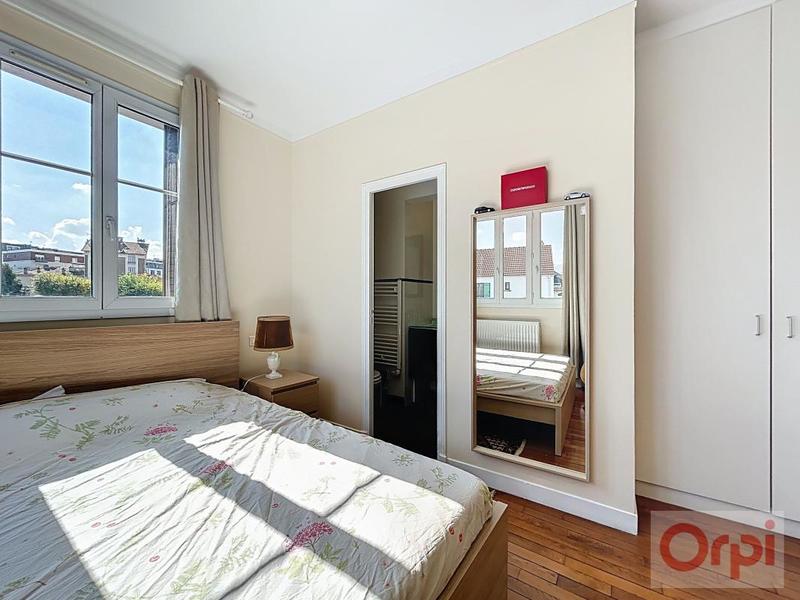 Demeure - 203 m² - 9 pièces