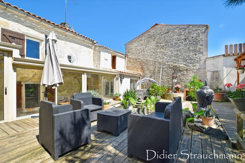 Maison - 166 m² - 7 pièces