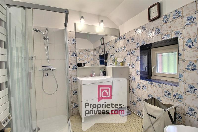 Maison - 210 m² - 8 pièces