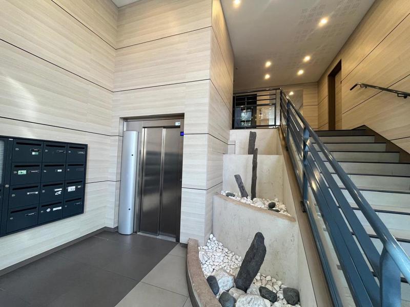 Appartement - 98 m² - 5 pièces