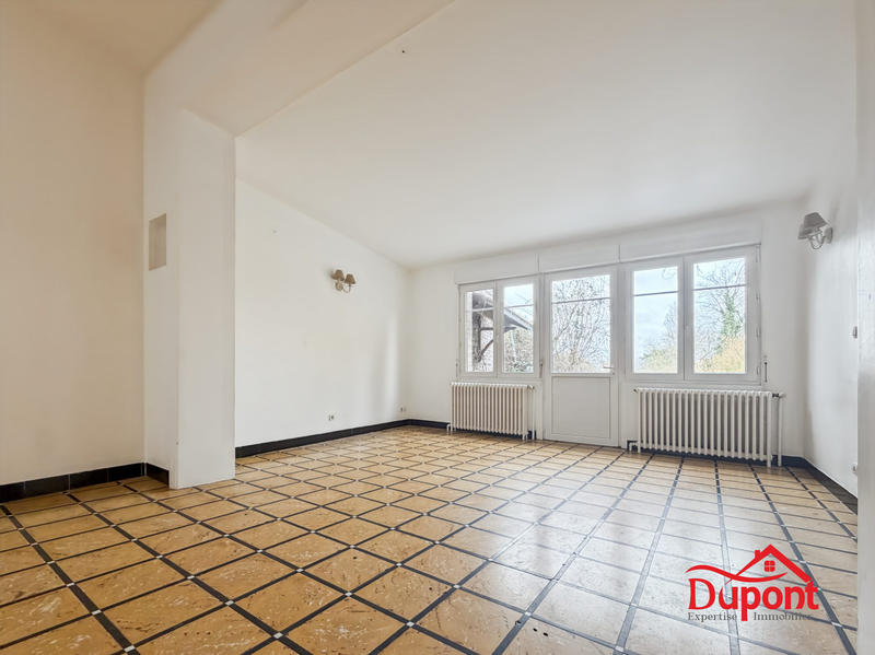 Maison - 249 m² - 7 pièces