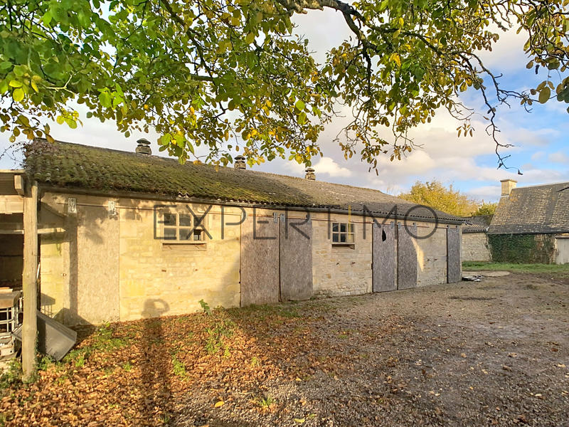 Maison - 230 m² - 9 pièces