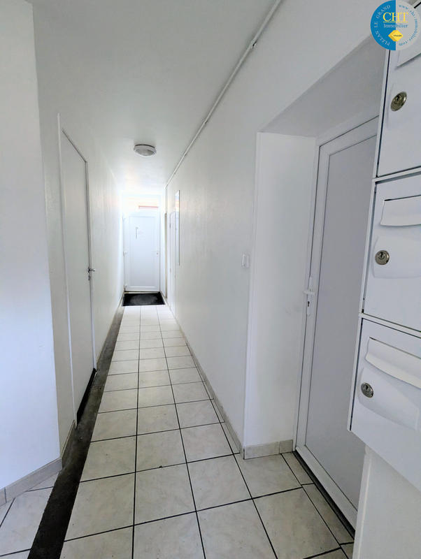 Appartement - 142 m² - 9 pièces