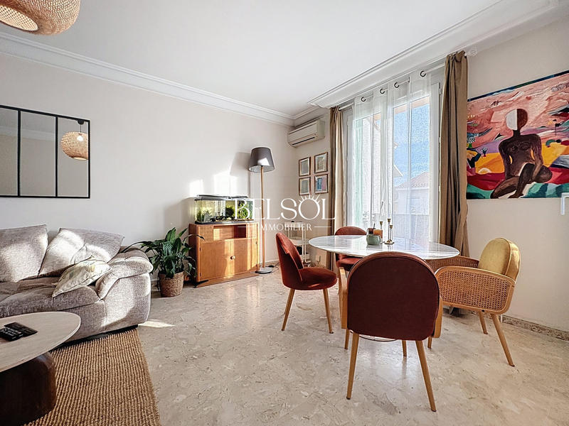 Appartement - 100 m² - 4 pièces