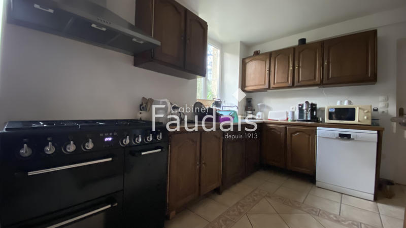 Propriété - 329 m² - 10 pièces