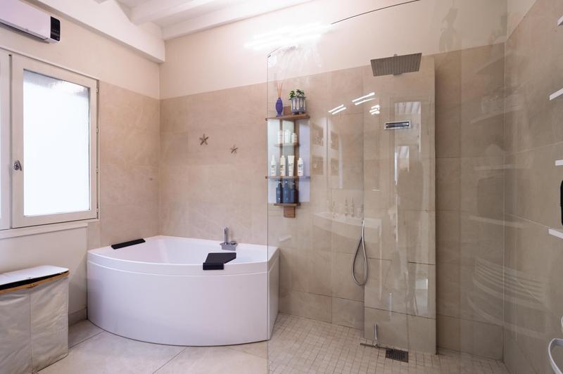 Maison - 230 m² - 8 pièces