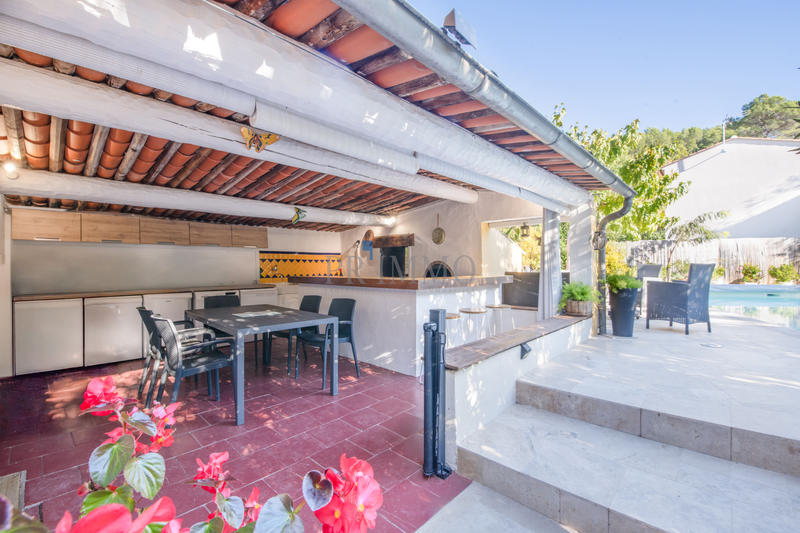 Maison - 201 m² - 5 pièces