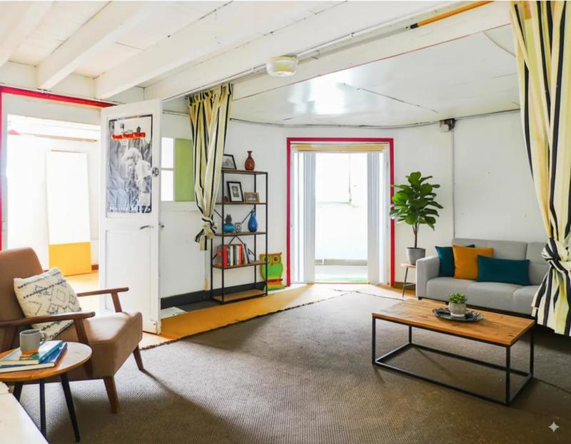 Maison - 210 m² - 8 pièces