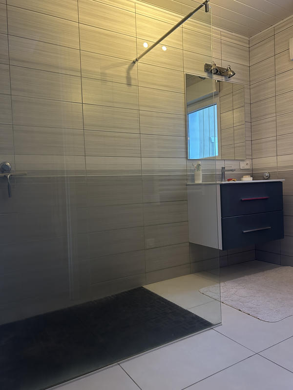 Villa - 100 m² - 5 pièces