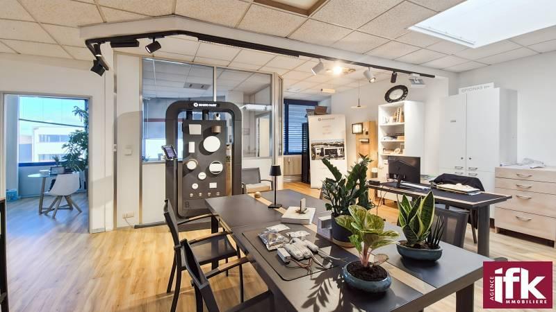 Local commercial - 87 m² - 4 pièces