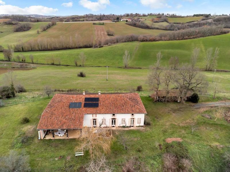 Propriété - 420 m² - 8 pièces