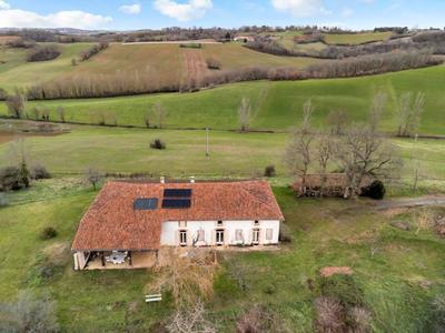 Propriété - 420 m² - 8 pièces