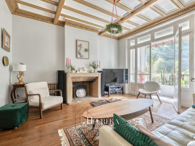 Maison - 180 m² - 7 pièces