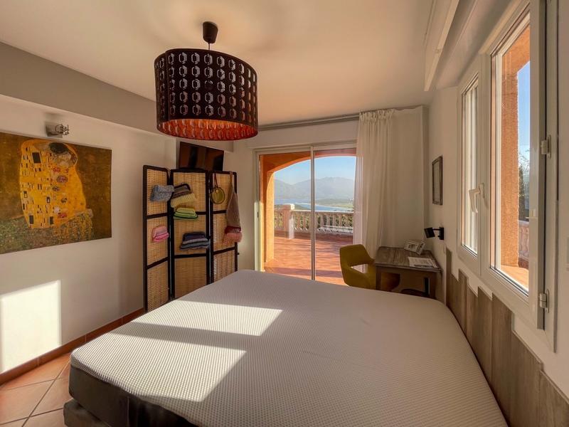 Maison - 142 m² - 6 pièces