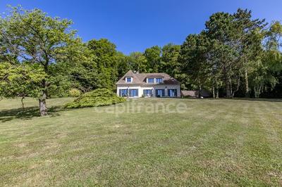 Maison - 220 m² - 6 pièces