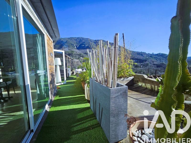 Maison - 200 m² - 11 pièces