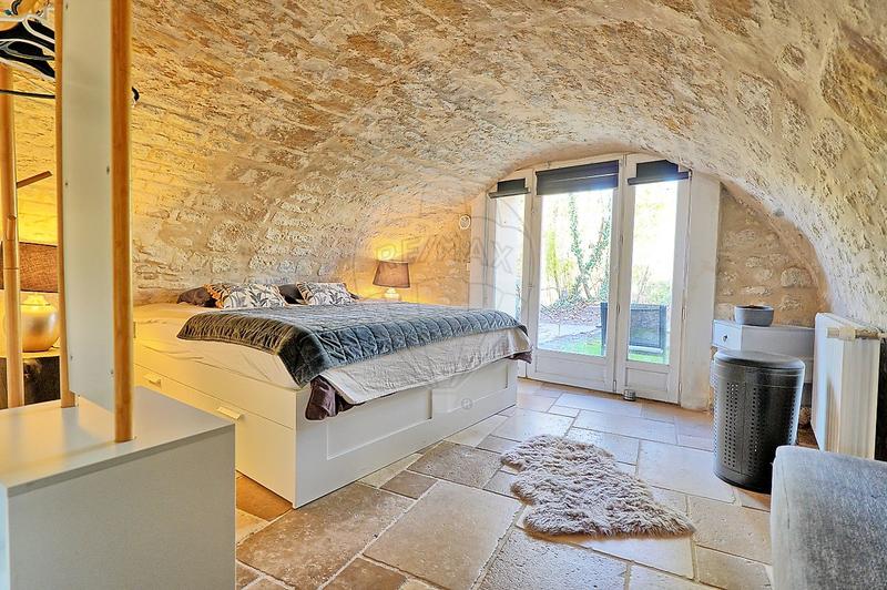 Propriété - 270 m² - 10 pièces