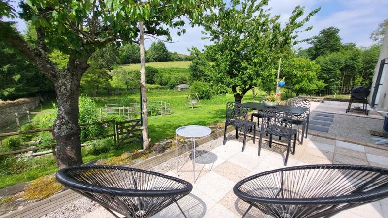 Propriété - 198 m² - 8 pièces