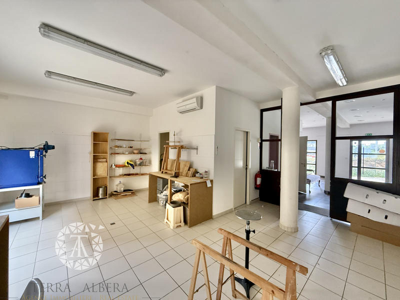 Immeuble - 220 m² - 6 pièces