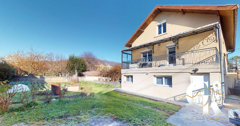 Maison - 137 m² - 7 pièces