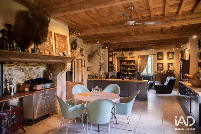 Maison - 434 m² - 11 pièces