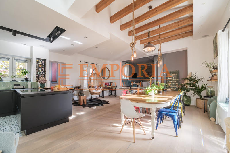 Loft - 122 m² - 3 pièces