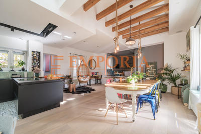 Loft - 122 m² - 3 pièces