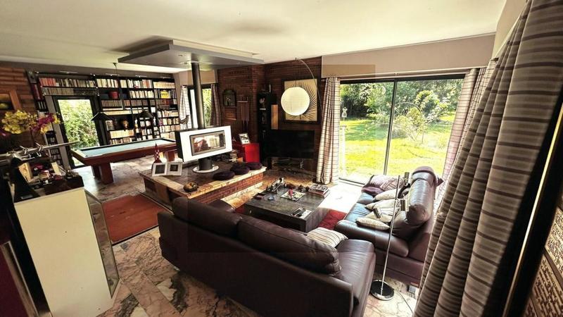 Propriété - 227 m² - 8 pièces