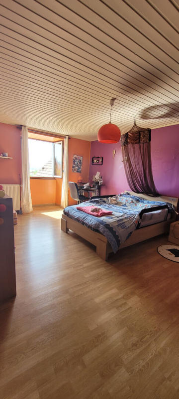 Maison - 201 m² - 7 pièces