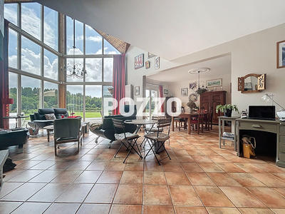 Maison - 285 m² - 7 pièces