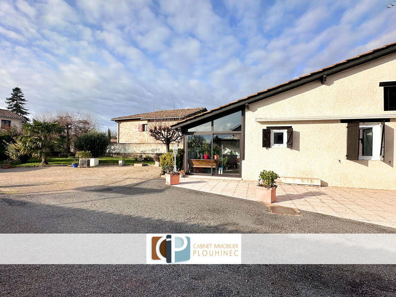 Maison - 90 m² - 5 pièces