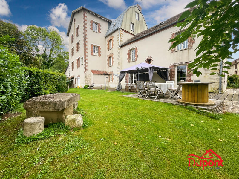 Maison ancienne - 700 m² - 24 pièces