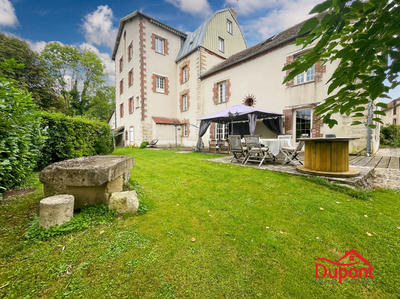 Maison ancienne - 700 m² - 24 pièces