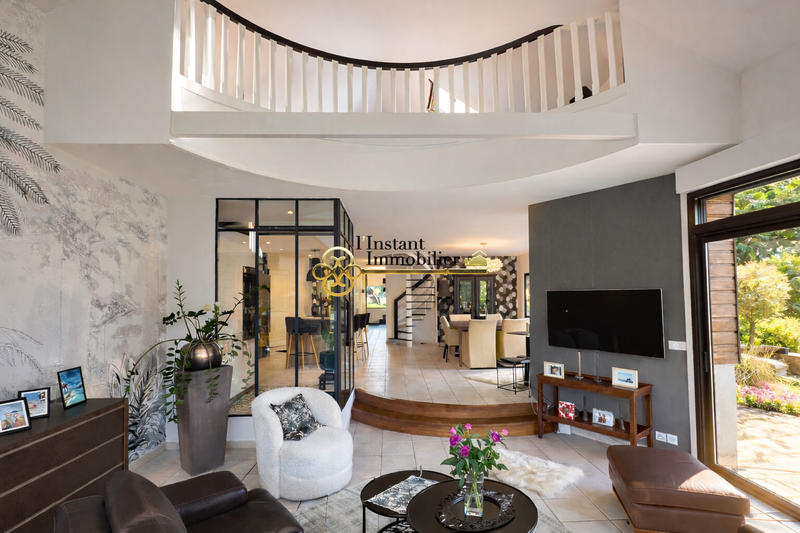 Maison - 170 m² - 6 pièces