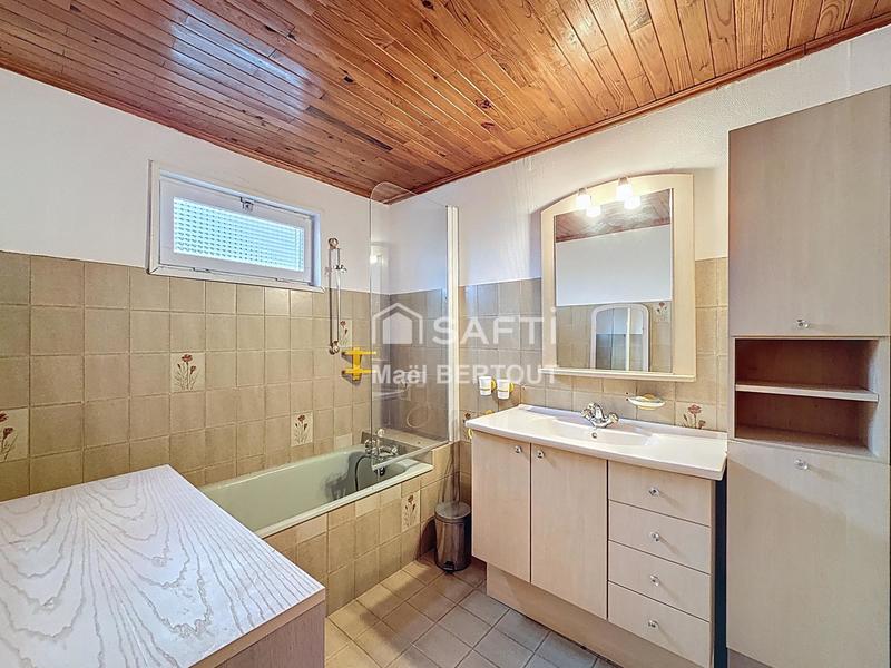 Maison - 210 m² - 8 pièces