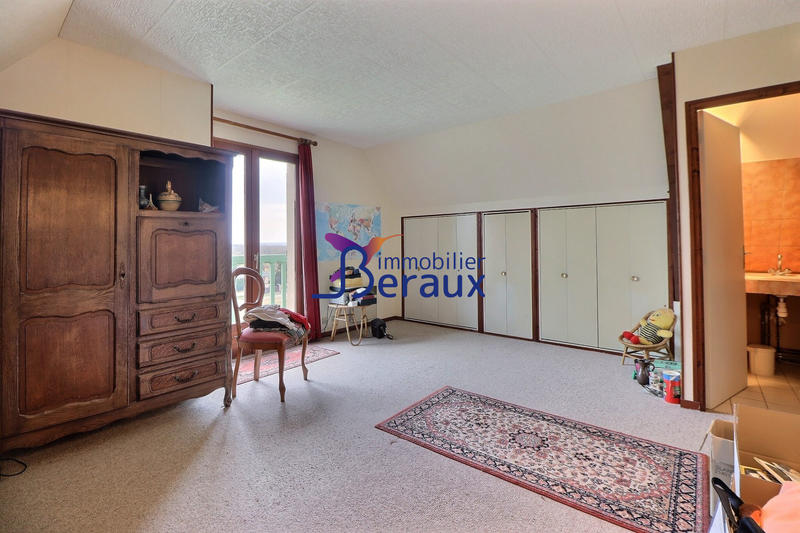 Maison - 302 m² - 10 pièces