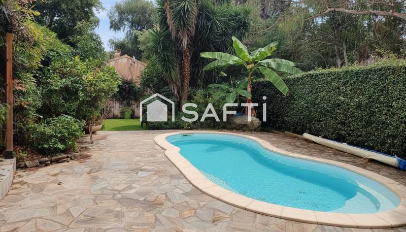 Villa - 220 m² - 10 pièces