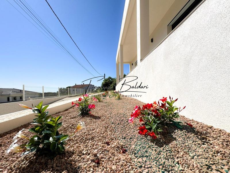 Villa - 120 m² - 4 pièces