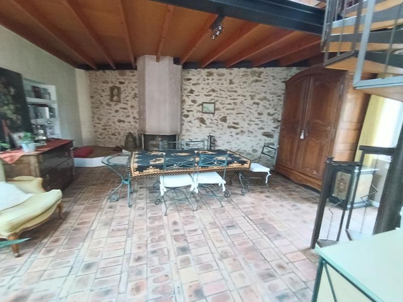 Maison - 261 m² - 11 pièces