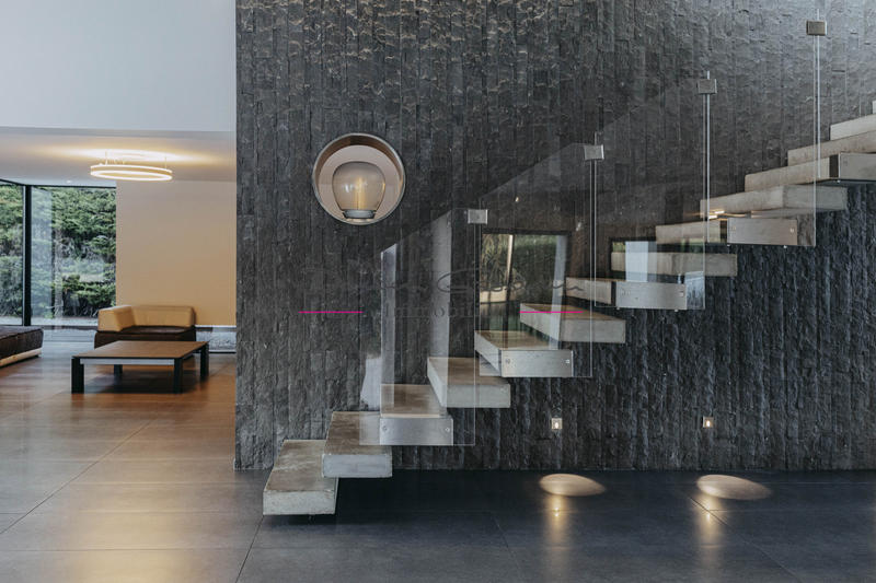 Maison - 350 m² - 8 pièces