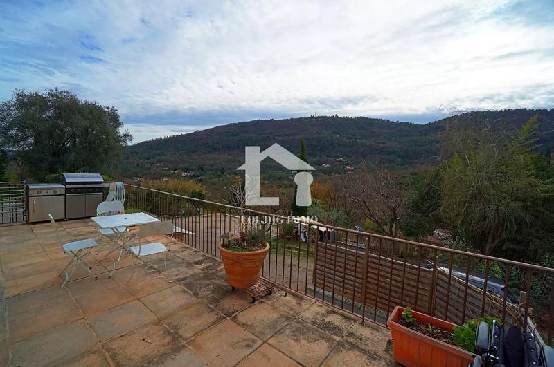 Villa - 227 m² - 7 pièces