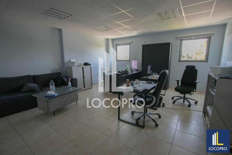 Local d'activité / Entrepôt - 225 m²